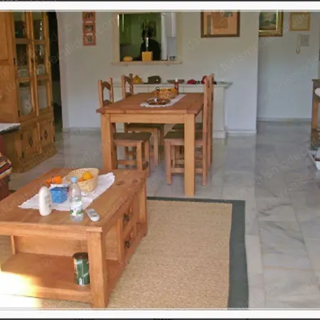 With 2 In Estepona, With Pool Access And Furnished Bal *