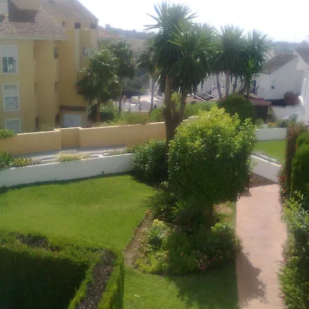 With 2 In Estepona, With Pool Access And Furnished Bal