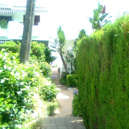 Apartamento With 2 In Estepona, With Pool Access And Furnished Bal